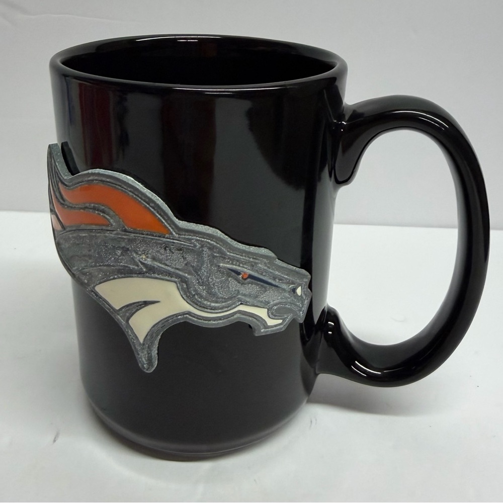 NFL Black Ceramic Mug with Orange and White‎ Denver Broncos Emblem